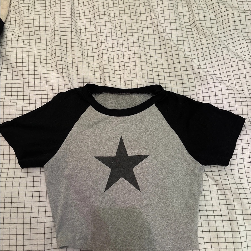 cropped star shirt